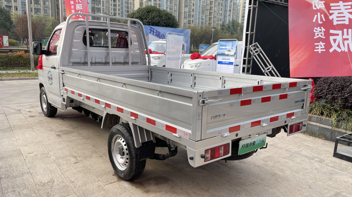 適合年輕人創(chuàng)業(yè)的第一臺(tái)電動(dòng)小貨車，開(kāi)瑞小象青春版怎么樣？8.png