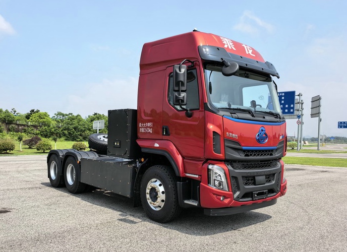 乘龍純電動半掛牽引車.jpg