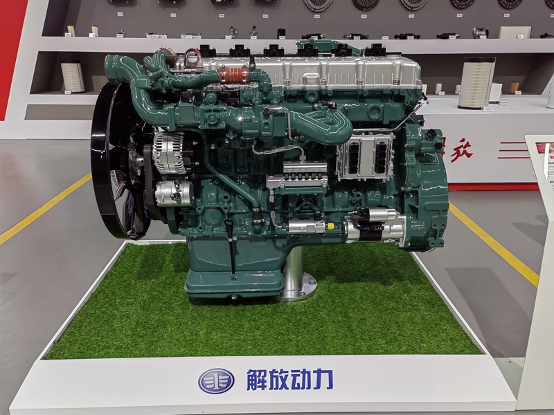 解放動力CA6SM3-E6系列燃氣機，排量12.52升，功率覆蓋350-470馬力
